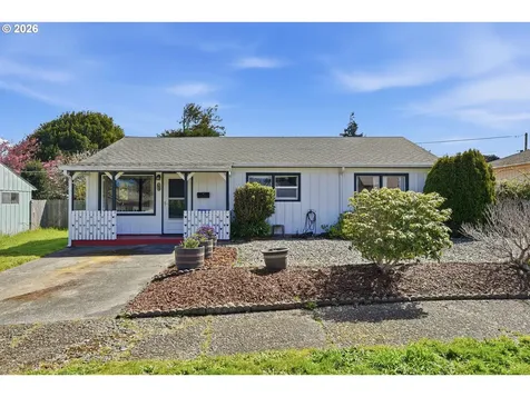 1621 Grant Street North Bend OR 97459