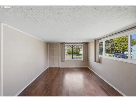 1621 Grant Street North Bend OR 97459