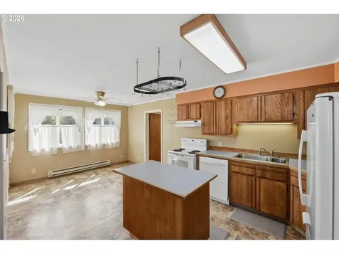1621 Grant Street North Bend OR 97459