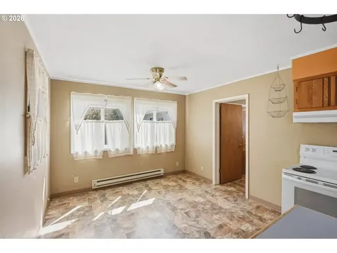 1621 Grant Street North Bend OR 97459