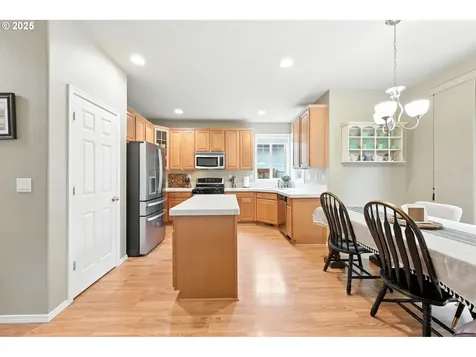 2711 N Crater Lane Newberg OR 97132