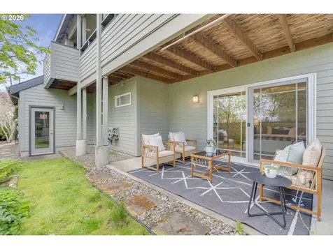 7235 SE Madison Street Portland OR 97215