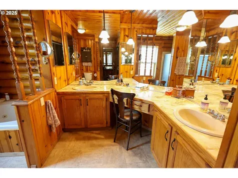 90974 Joe Ney Lane Coos Bay OR 97420