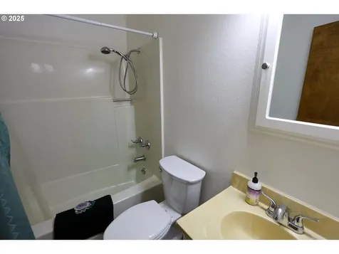 90974 Joe Ney Lane Coos Bay OR 97420