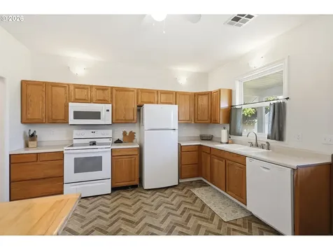 29259 Clear Lake Road Eugene OR 97402