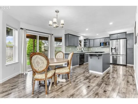 1267 SW Laura Court Troutdale OR 97060