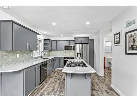 1267 SW Laura Court Troutdale OR 97060