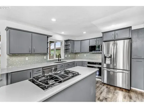 1267 SW Laura Court Troutdale OR 97060