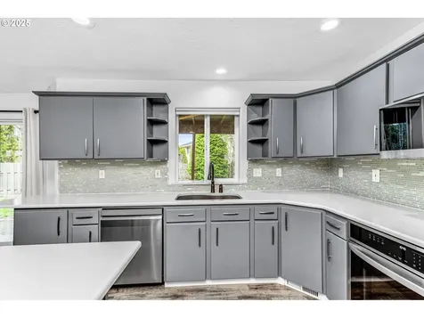 1267 SW Laura Court Troutdale OR 97060