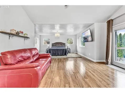 1267 SW Laura Court Troutdale OR 97060
