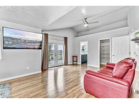 1267 SW Laura Court Troutdale OR 97060