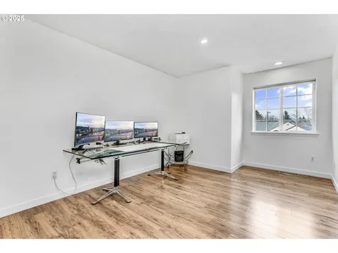 1267 SW Laura Court Troutdale OR 97060