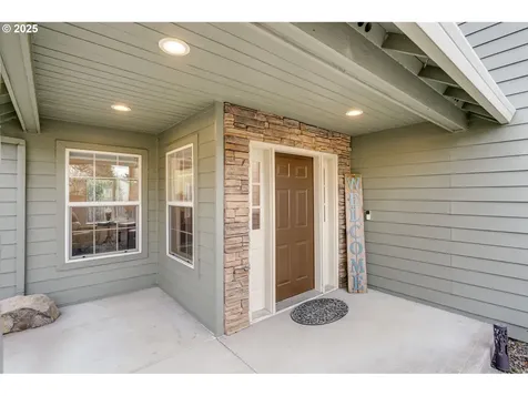 1267 SW Laura Court Troutdale OR 97060