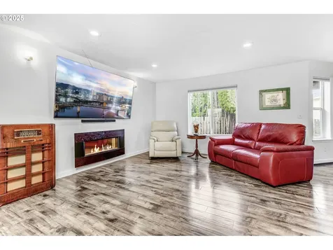 1267 SW Laura Court Troutdale OR 97060