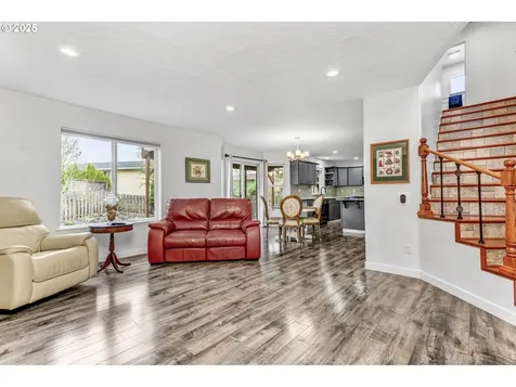 1267 SW Laura Court Troutdale OR 97060