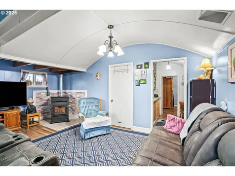 38823 Mathews Drive Dexter OR 97431