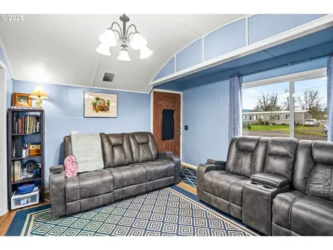 38823 Mathews Drive Dexter OR 97431