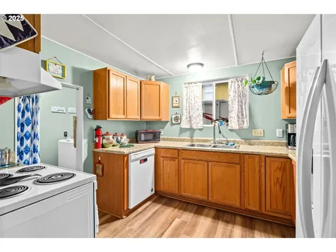 38823 Mathews Drive Dexter OR 97431