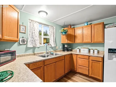 38823 Mathews Drive Dexter OR 97431