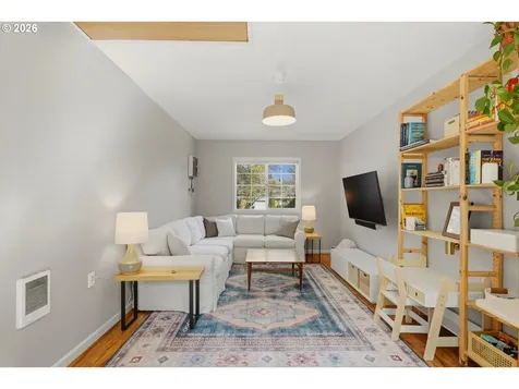 4432 NE Oregon Street Portland OR 97213
