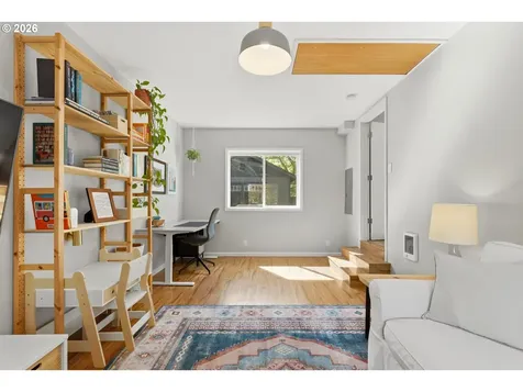 4432 NE Oregon Street Portland OR 97213