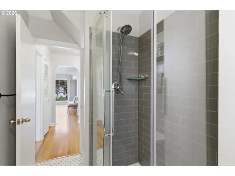 4432 NE Oregon Street Portland OR 97213