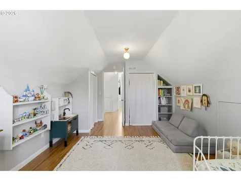 4432 NE Oregon Street Portland OR 97213