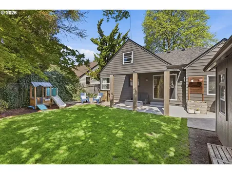 4432 NE Oregon Street Portland OR 97213