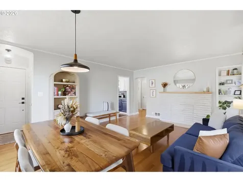 4432 NE Oregon Street Portland OR 97213