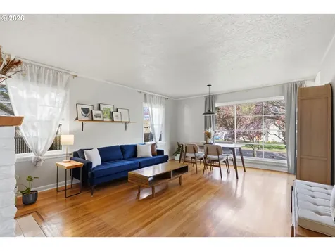 4432 NE Oregon Street Portland OR 97213