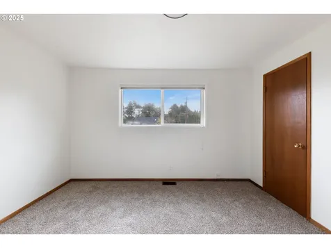 217 NE Chambers Court Newport OR 97365