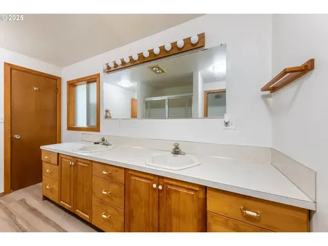 217 NE Chambers Court Newport OR 97365