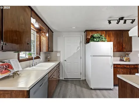 813 Sunview Street Eugene OR 97404
