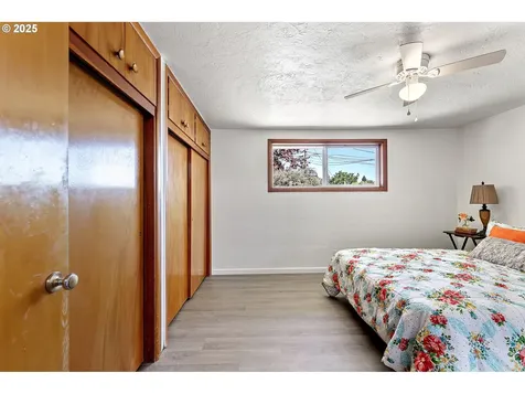 813 Sunview Street Eugene OR 97404