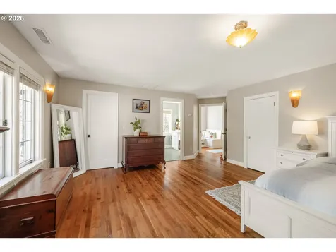 626 SW Comus Court Portland OR 97219