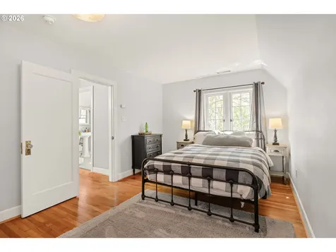 626 SW Comus Court Portland OR 97219