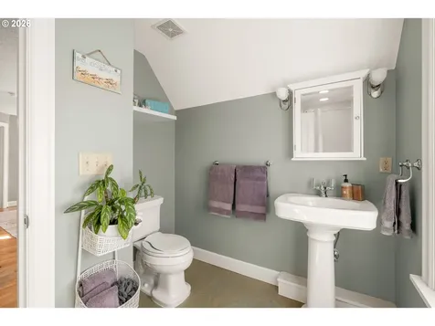 626 SW Comus Court Portland OR 97219
