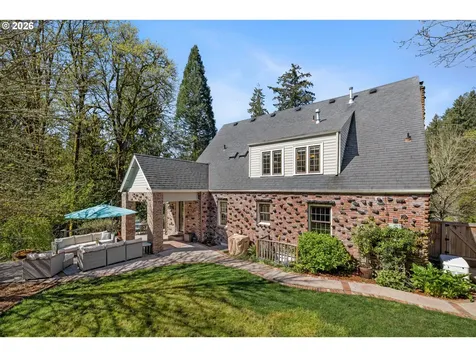 626 SW Comus Court Portland OR 97219