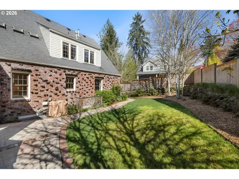 626 SW Comus Court Portland OR 97219