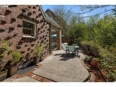626 SW Comus Court Portland OR 97219
