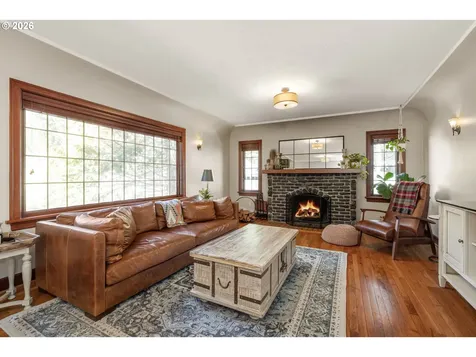 626 SW Comus Court Portland OR 97219
