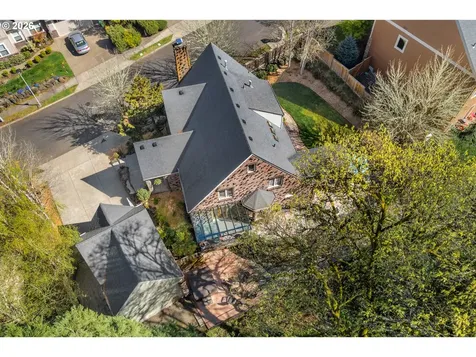 626 SW Comus Court Portland OR 97219