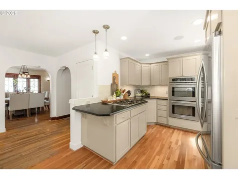 626 SW Comus Court Portland OR 97219