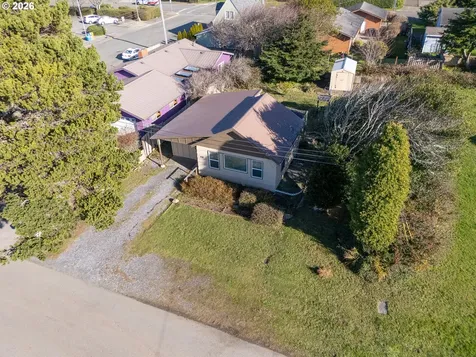 1233 Alabama Avenue SE Bandon OR 97411
