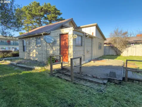 1233 Alabama Avenue SE Bandon OR 97411
