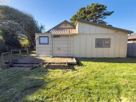 1233 Alabama Avenue SE Bandon OR 97411