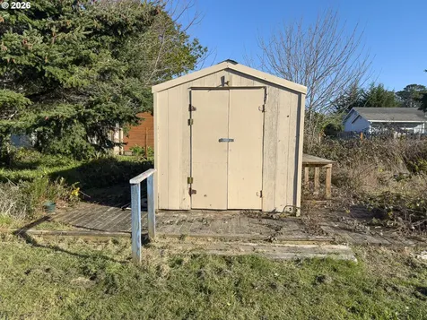 1233 Alabama Avenue SE Bandon OR 97411