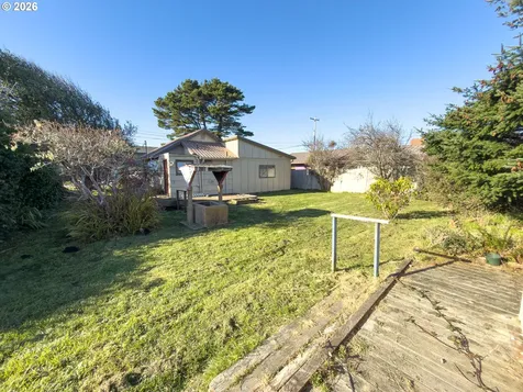 1233 Alabama Avenue SE Bandon OR 97411