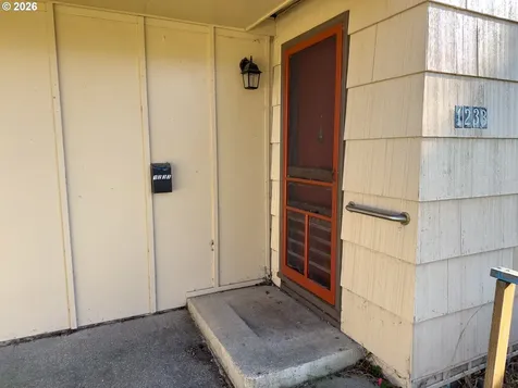 1233 Alabama Avenue SE Bandon OR 97411
