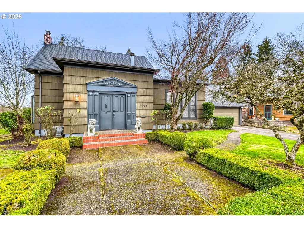 1335 SE Knight Street Portland OR 97202